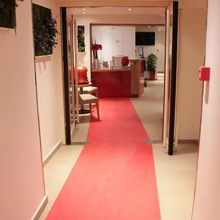 Le Grand De Normandie Hotel 4*