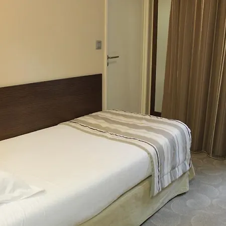 格兰德酒店 酒店 4*