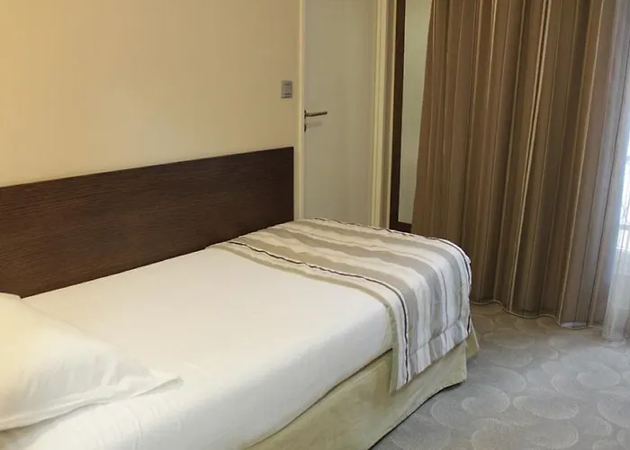 Le Grand De Normandie Hotel 4*